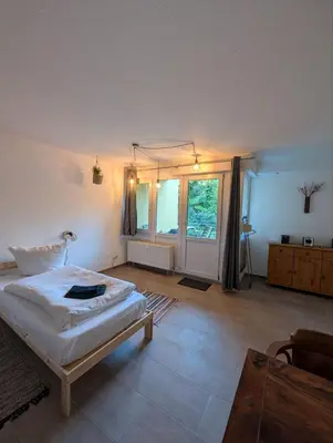 Ein Bett oder Betten in einem Zimmer der Unterkunft Eigenes ruhiges Appartement mit Küche und Terasse Chemnitz
