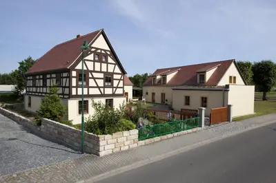 Das Gebäude in dem sich die Pension befindet