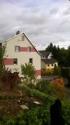 Das Gebäude in dem sich die Ferienwohnung befindet