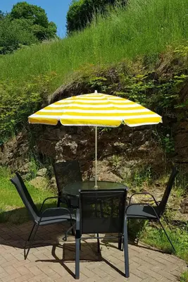 Ein Garten an der Unterkunft Ferienwohnung im Kasperhaus