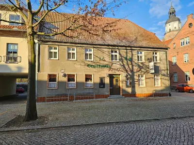 Das Gebäude in dem sich das Gasthaus befindet