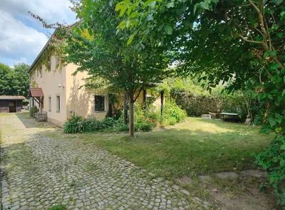 Ein Garten an der Unterkunft Ferienwohnung Ostermaier