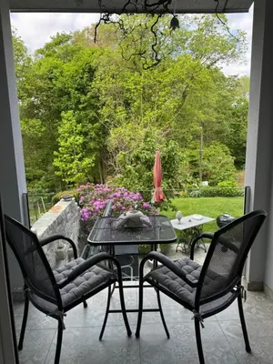 Ein Garten an der Unterkunft Romantik Idyll am Tiefental