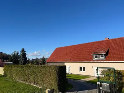 Das Gebäude in dem sich die Ferienwohnung befindet