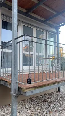 Ein Balkon oder eine Terrasse in der Unterkunft Modern 2 Room Apartment with Balcony in Dresden