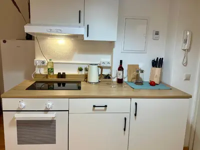 Küche/Küchenzeile in der Unterkunft Ruhig & Terrasse Dresden-Altstadt 3-Zimmer Wohnungen