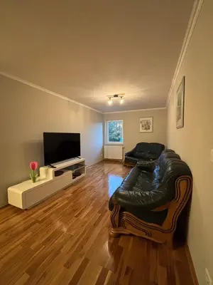 TV/Unterhaltungsangebot in der Unterkunft Moderne 4-Zimmer Wohnung mit Balkon