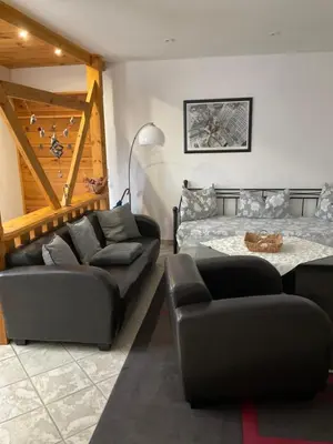 Ein Sitzbereich in der Unterkunft Ferienwohnung Mitko