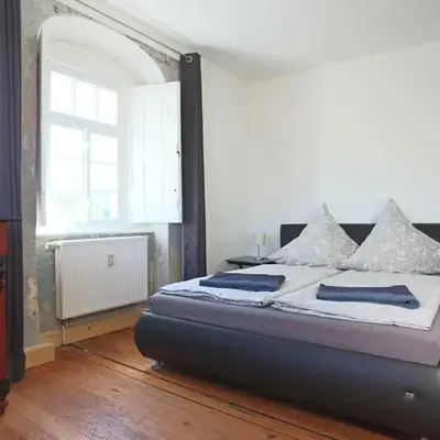 Wachsmuts gemütliche Bleibe mir alter Wandmalerei