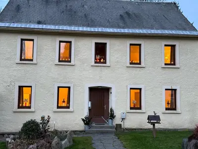 Das Gebäude in dem sich die Ferienwohnung befindet
