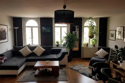 Ein Sitzbereich in der Unterkunft Elegante Altbauwohnung zentral & voll ausgestattet