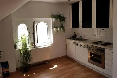 Küche/Küchenzeile in der Unterkunft Elegante Altbauwohnung zentral & voll ausgestattet