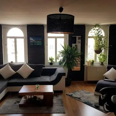 Elegante Altbauwohnung zentral & voll ausgestattet