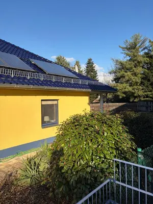 Das Gebäude in dem sich das Ferienhaus befindet