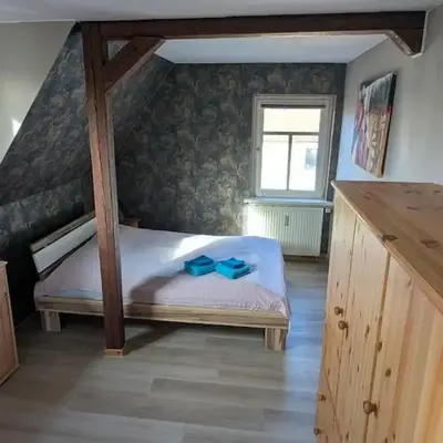Ruhiges Dachgeschoss-Apartment im Südosten von Dresden