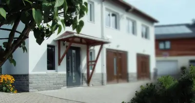 Das Gebäude in dem sich die Ferienwohnung befindet