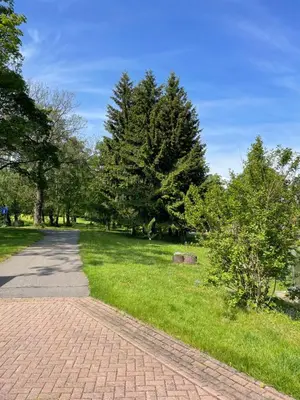 Ein Garten an der Unterkunft Ferienwohnung Furchner
