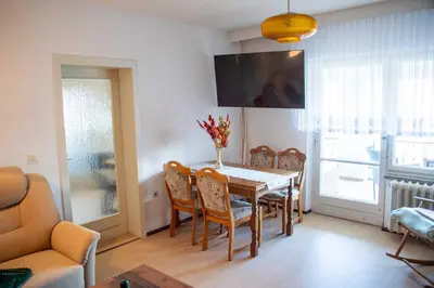 Ein Sitzbereich in der Unterkunft Wolffs Ferienwohnung Wohlfühloase in Bernsdorf