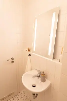 Ein Badezimmer in der Unterkunft Bright, cozy, well located at Alaunpark-Neustadt