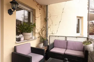 Ein Sitzbereich in der Unterkunft Bright, cozy, well located at Alaunpark-Neustadt