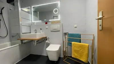 Ein Badezimmer in der Unterkunft Charmante Unterkunft im Herzen von Radebeul mit kostenfreien Parkplatz