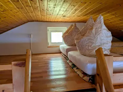 Ein Sitzbereich in der Unterkunft Ferienwohnung, Tiny House, Weißeritztäler, Wandern & Radfahren