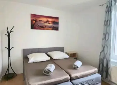 Ein Bett oder Betten in einem Zimmer der Unterkunft Comfortable room in a quiet apartment, exclusively for women