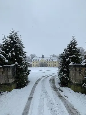 Hotel garni Schloss Grochwitz im Winter