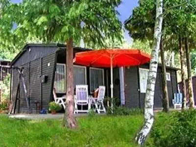 Das Gebäude in dem sich das Ferienhaus befindet