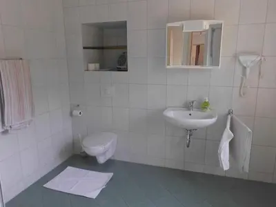 Ein Badezimmer in der Unterkunft Apartment mit Terrasse by Interhome