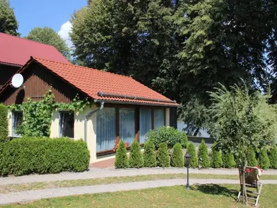 Ein Garten an der Unterkunft Holiday Home FH am Oberteich by Interhome