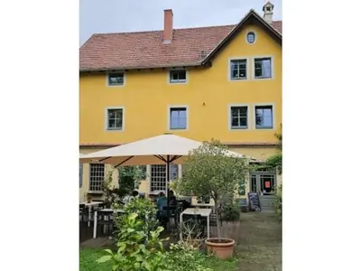 Das Gebäude in dem sich die Ferienwohnung befindet