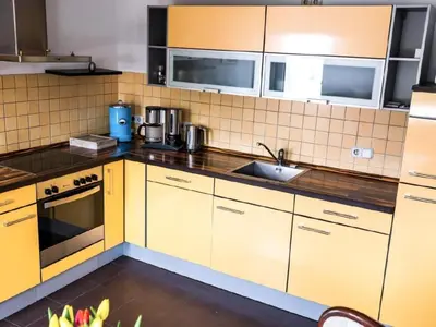 Küche/Küchenzeile in der Unterkunft Apartment Tolle Ferienwohnung in Freital by Interhome