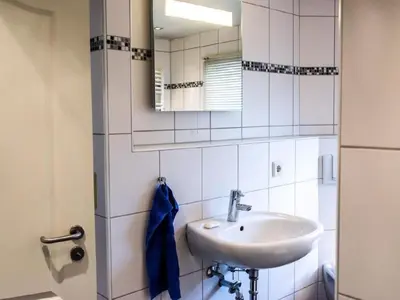Ein Badezimmer in der Unterkunft Apartment Tolle Ferienwohnung in Freital by Interhome