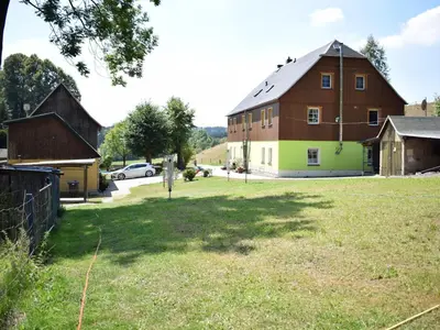 Das Gebäude in dem sich die Ferienwohnung befindet