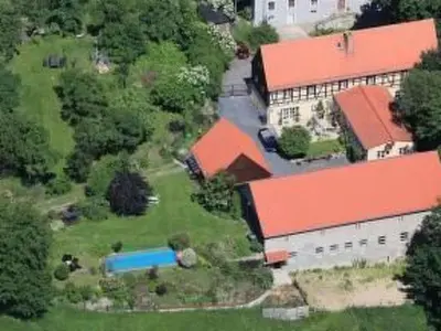 Das Gebäude in dem sich die Ferienwohnung befindet