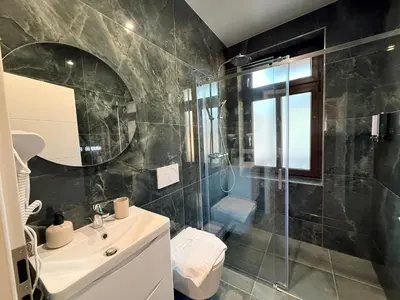 Ein Badezimmer in der Unterkunft Apartmenthaus Döbeln Zentrum