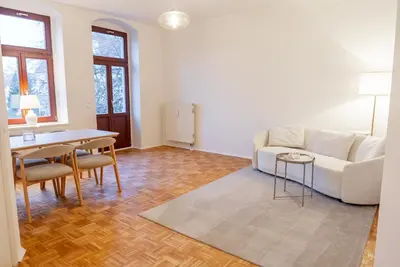 Ein Sitzbereich in der Unterkunft Helle, ruhige Wohnung in Dresden mit sehr guter Anbindung und Balkon