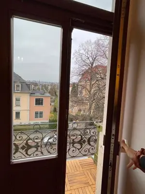 Ein Balkon oder eine Terrasse in der Unterkunft Helle, ruhige Wohnung in Dresden mit sehr guter Anbindung und Balkon