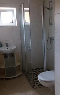 Ein Badezimmer in der Unterkunft Gästehaus Müller