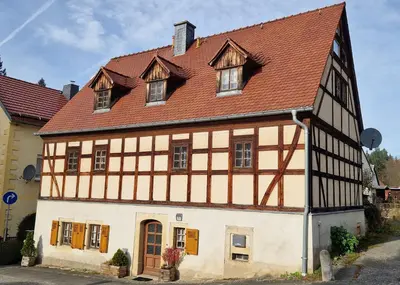 Das Gebäude in dem sich die Ferienwohnung befindet