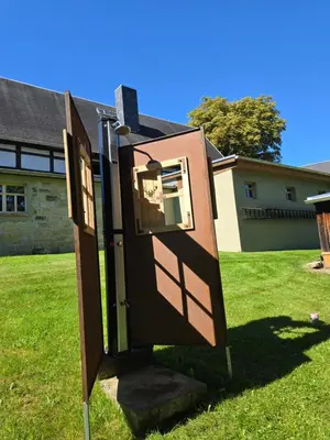 Das Gebäude in dem sich der Campingplatz befindet