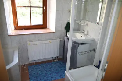 Ein Badezimmer in der Unterkunft Ferienwohnung am Stadtrand