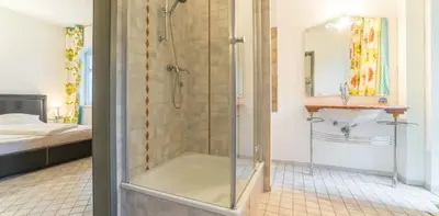 Ein Badezimmer in der Unterkunft Appartementhaus Saxonia Appartment Caspar David Friedrich - Kategorie Deluxe Appartement