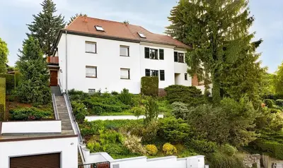 Ein Garten an der Unterkunft Gemütliches Ferienapartment im Zschonergrund
