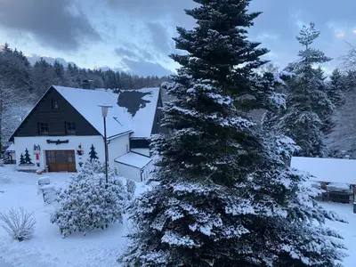 Berghaus am Katzenstein urgemütliches Wohnen im Wald im Winter