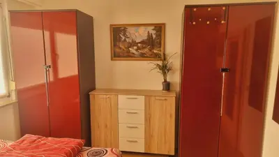 Ein Bett oder Betten in einem Zimmer der Unterkunft 3 Raum Ferienwohnung am Dresden Hauptbahnhof