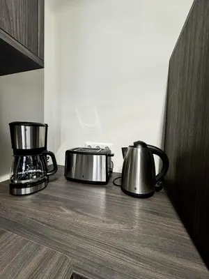 Kaffee-/Teezubehör in der Unterkunft Ferienwohnung Wettinstraße mit 2 Schlafzimmern