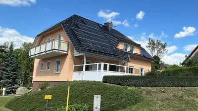 Das Gebäude in dem sich die Ferienwohnung befindet