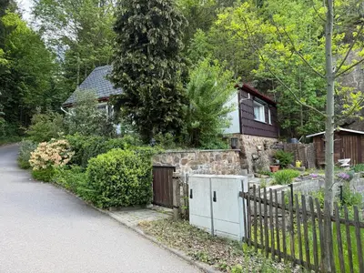 Ein Garten an der Unterkunft Waldhaus zur Kleinbahn